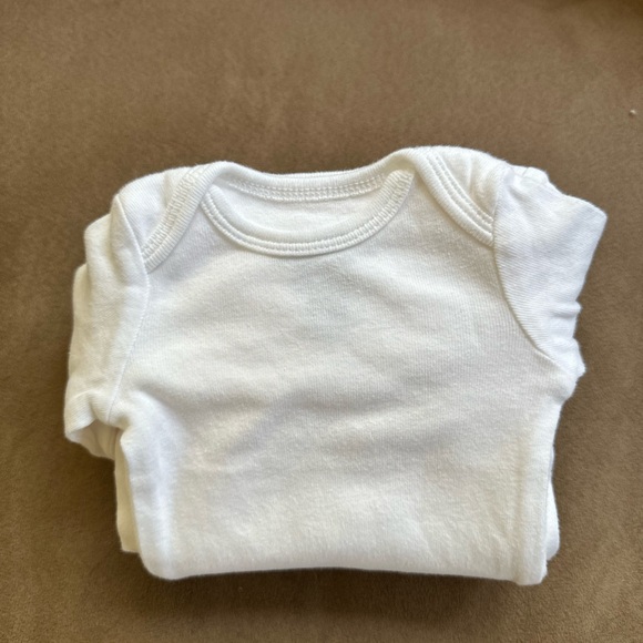 NB Onesies bundle - Picture 2 of 5